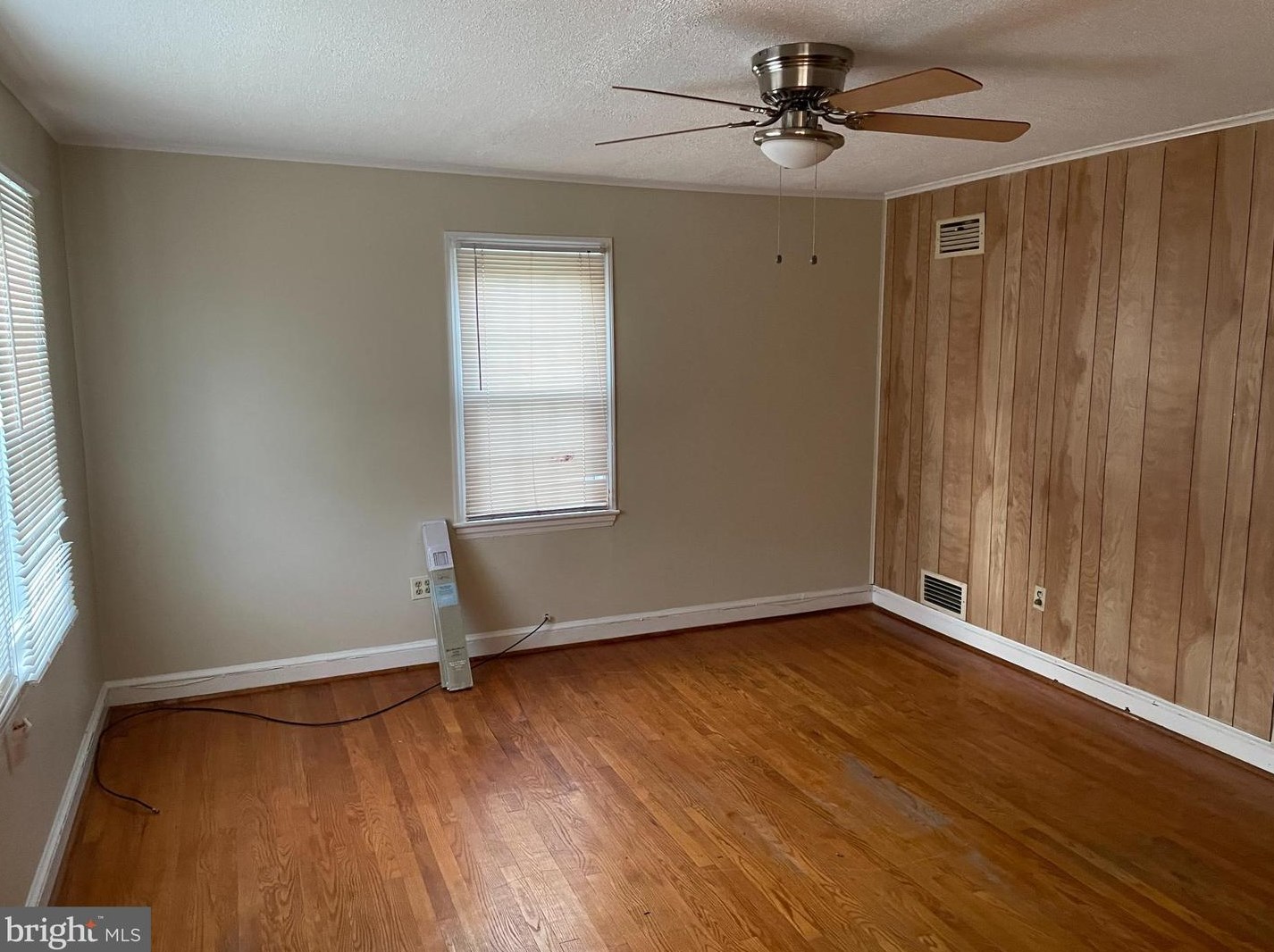 7524 Burgess Ln, Fort Washington, MD 20744-1709