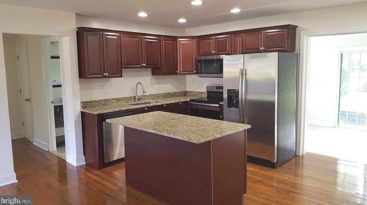 8501 Mimosa Ave, Clinton MD  20735-2644 exterior