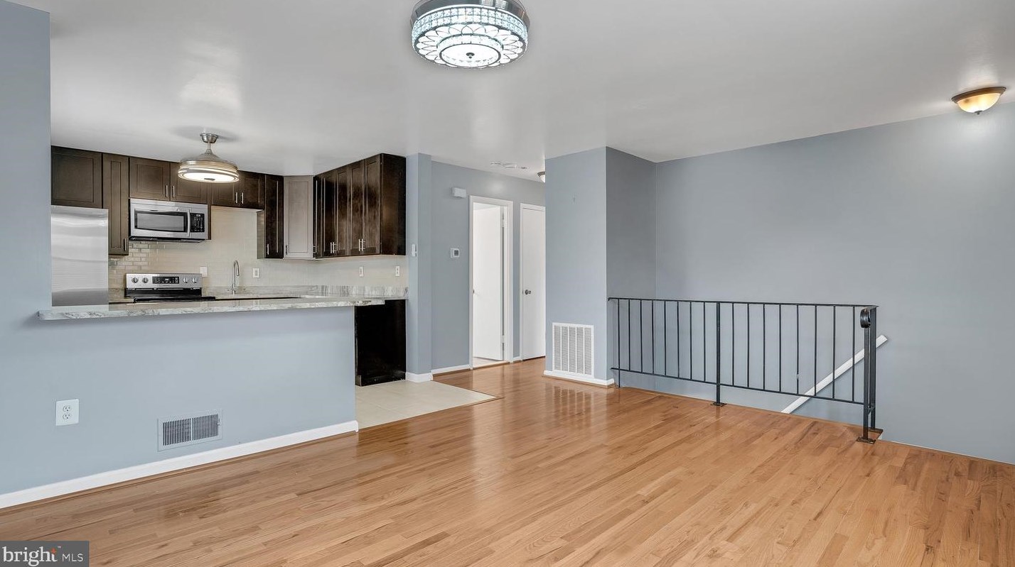 5116 Emo St, Capitol Heights, MD 20743-2934