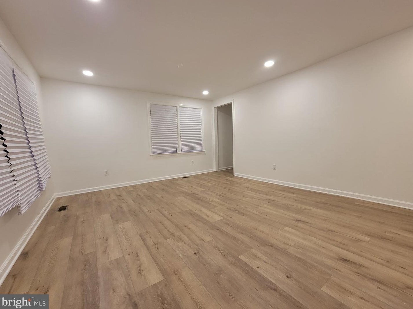 310 Dateleaf Ave, Capitol Heights, MD 20743-2524