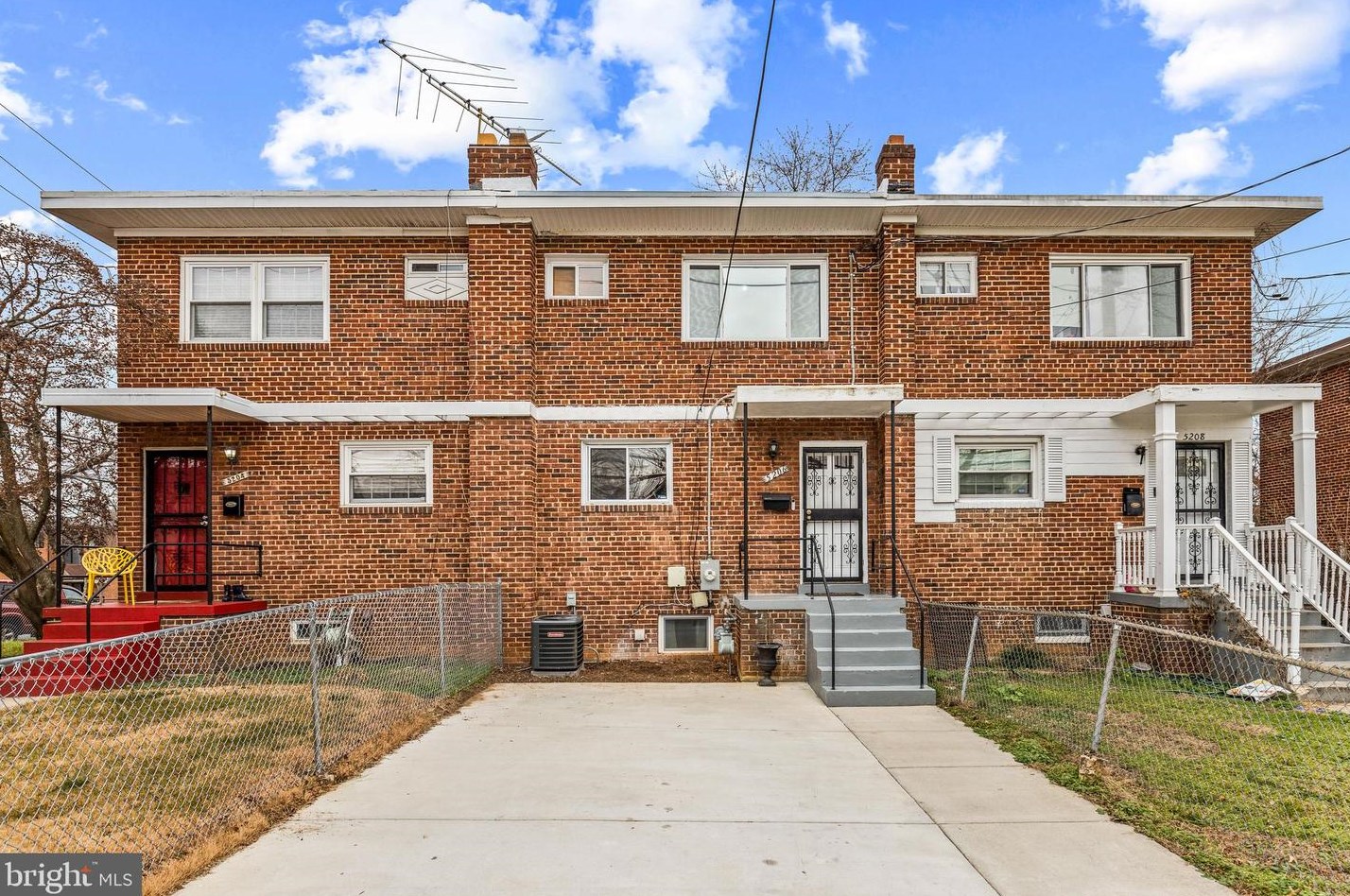5206 Deal Dr, Oxon Hill MD  20745-2736 exterior
