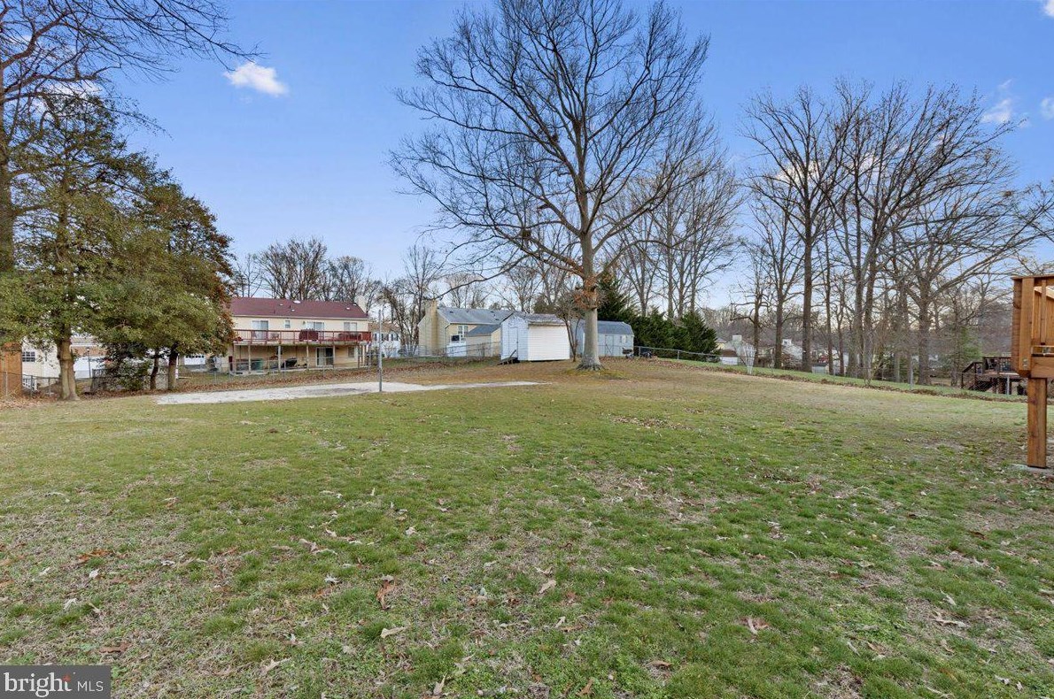 9102 Cheltenham Ave, Clinton MD  20735-2805 exterior