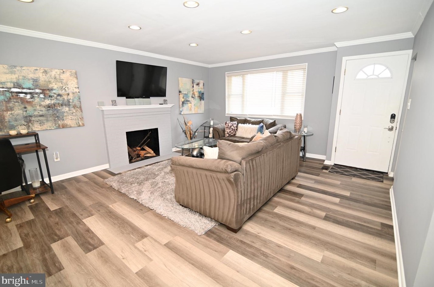 2541 Fairhill Dr, Suitland, MD 20746