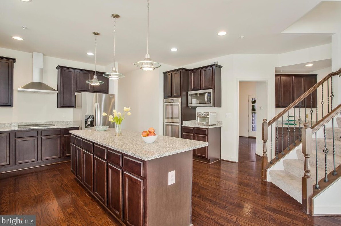 8626 Kittama Dr, Clinton MD  20735-3178 exterior