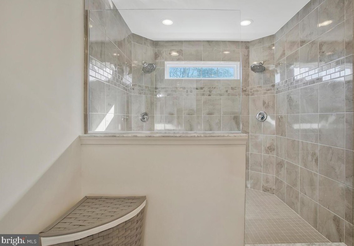 8626 Kittama Dr, Clinton MD  20735-3178 exterior