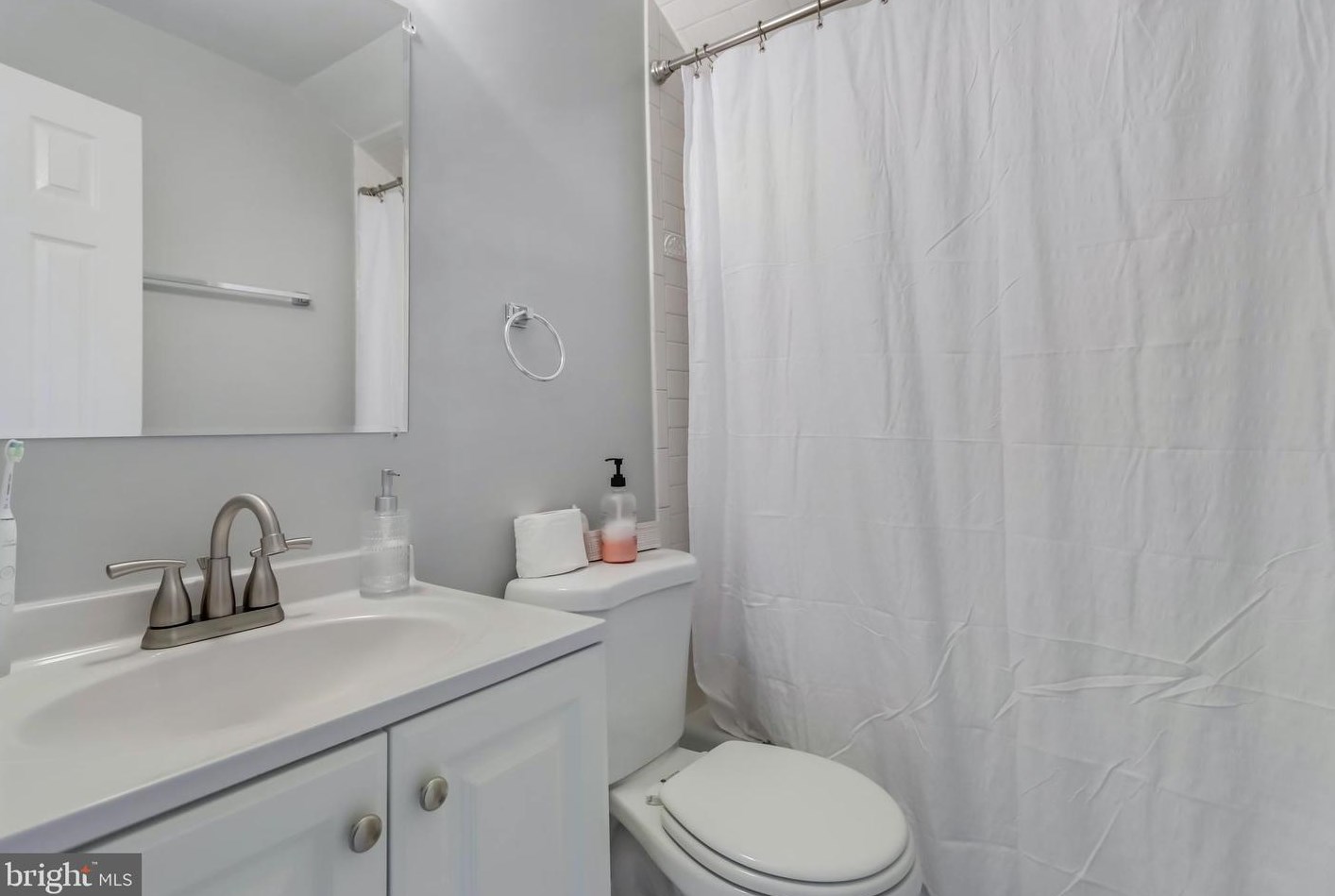 6218 L St, Capitol Heights MD  20743-6425 exterior