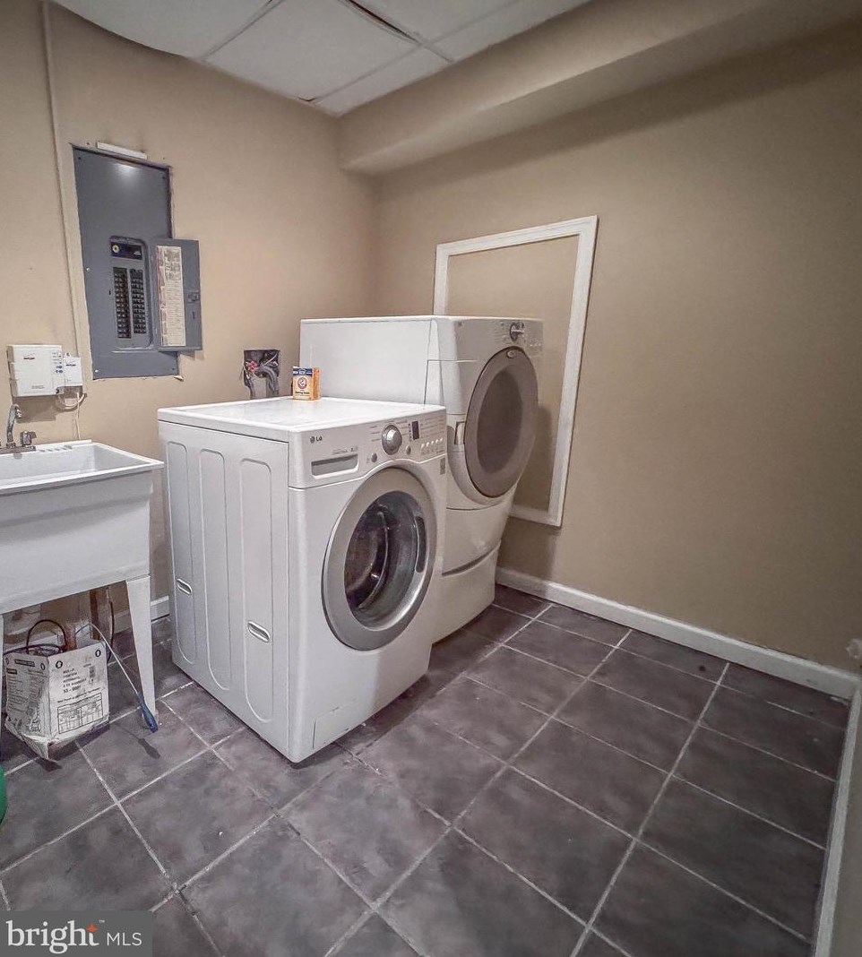 8910 Fox Park Rd, Clinton MD  20735-6112 exterior