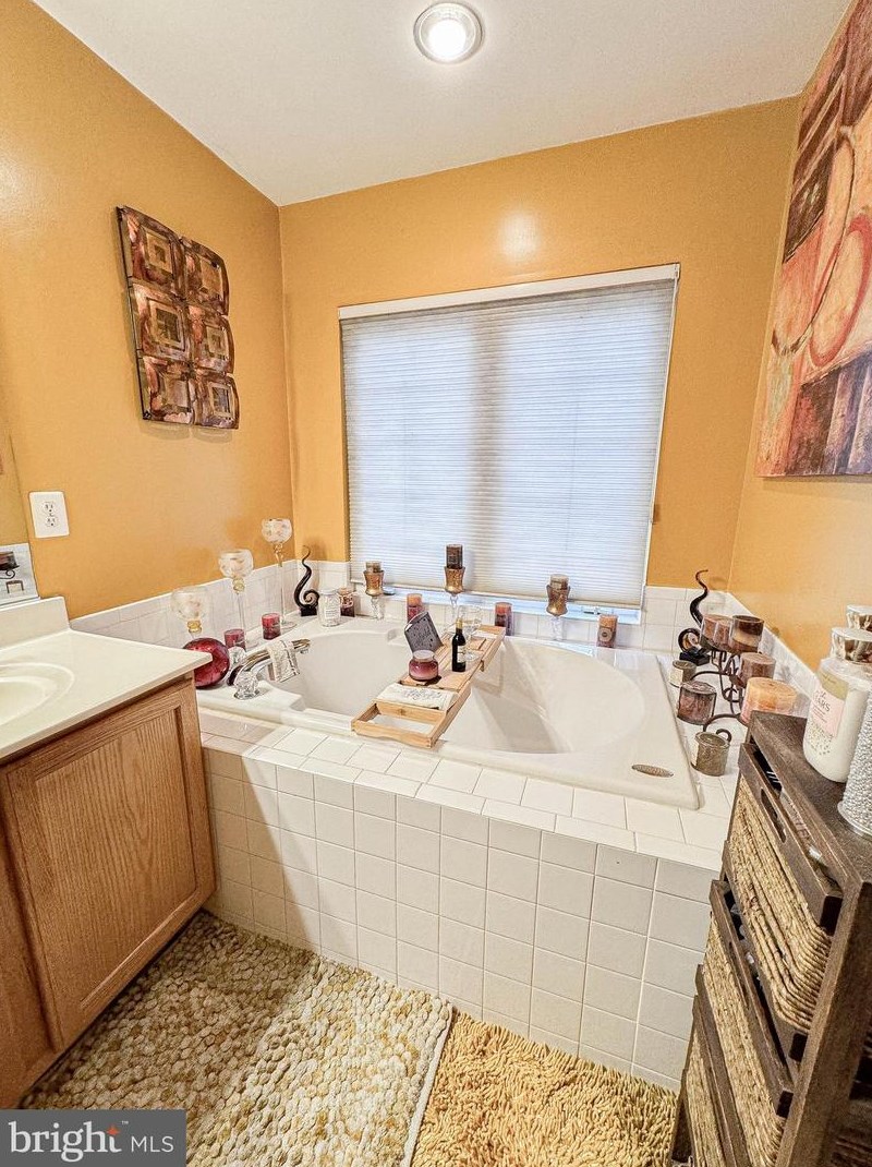 8910 Fox Park Rd, Clinton MD  20735-6112 exterior