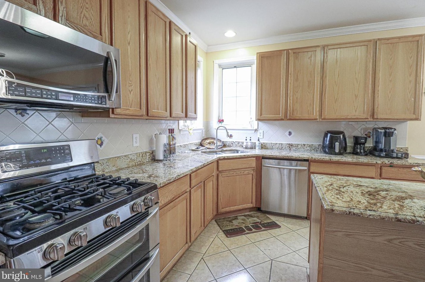 8910 Fox Park Rd, Clinton MD  20735-6112 exterior