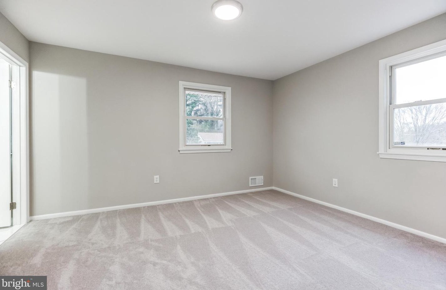 904 Applewood St, Capitol Heights MD  20743-4717 exterior