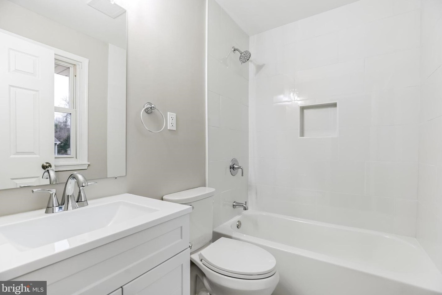 904 Applewood St, Capitol Heights MD  20743-4717 exterior