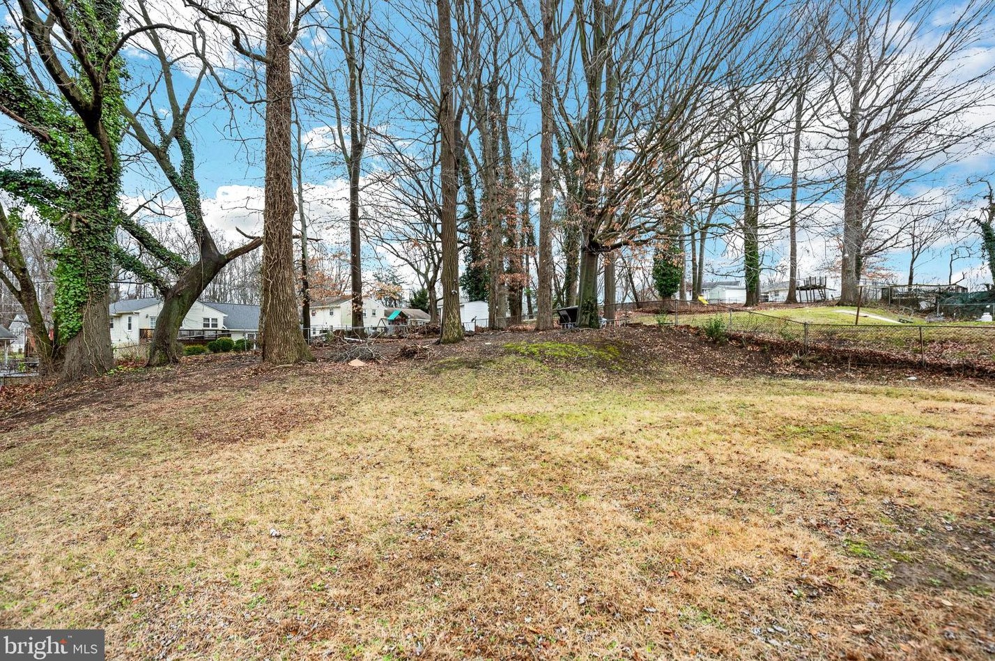 904 Applewood St, Capitol Heights MD  20743-4717 exterior