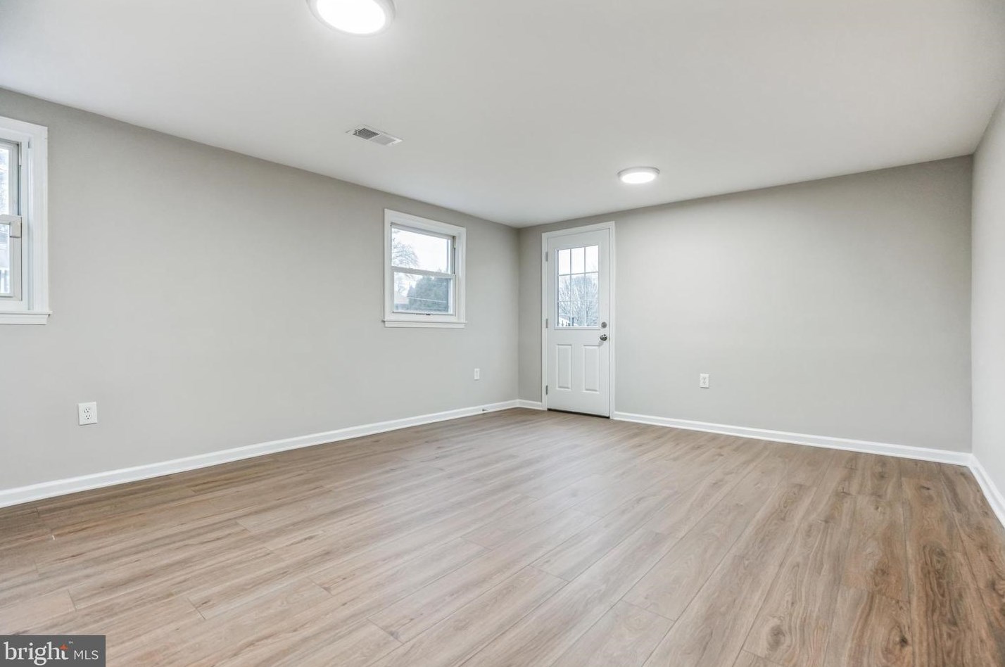 904 Applewood St, Capitol Heights MD  20743-4717 exterior