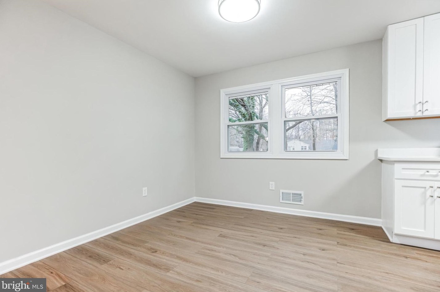 904 Applewood St, Capitol Heights MD  20743-4717 exterior