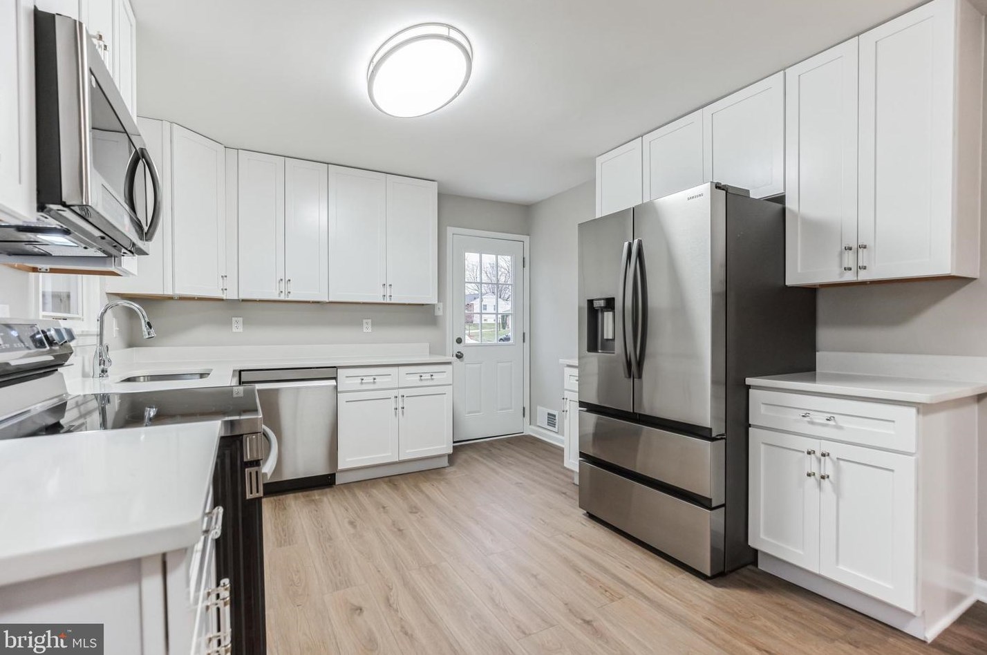 904 Applewood St, Capitol Heights MD  20743-4717 exterior