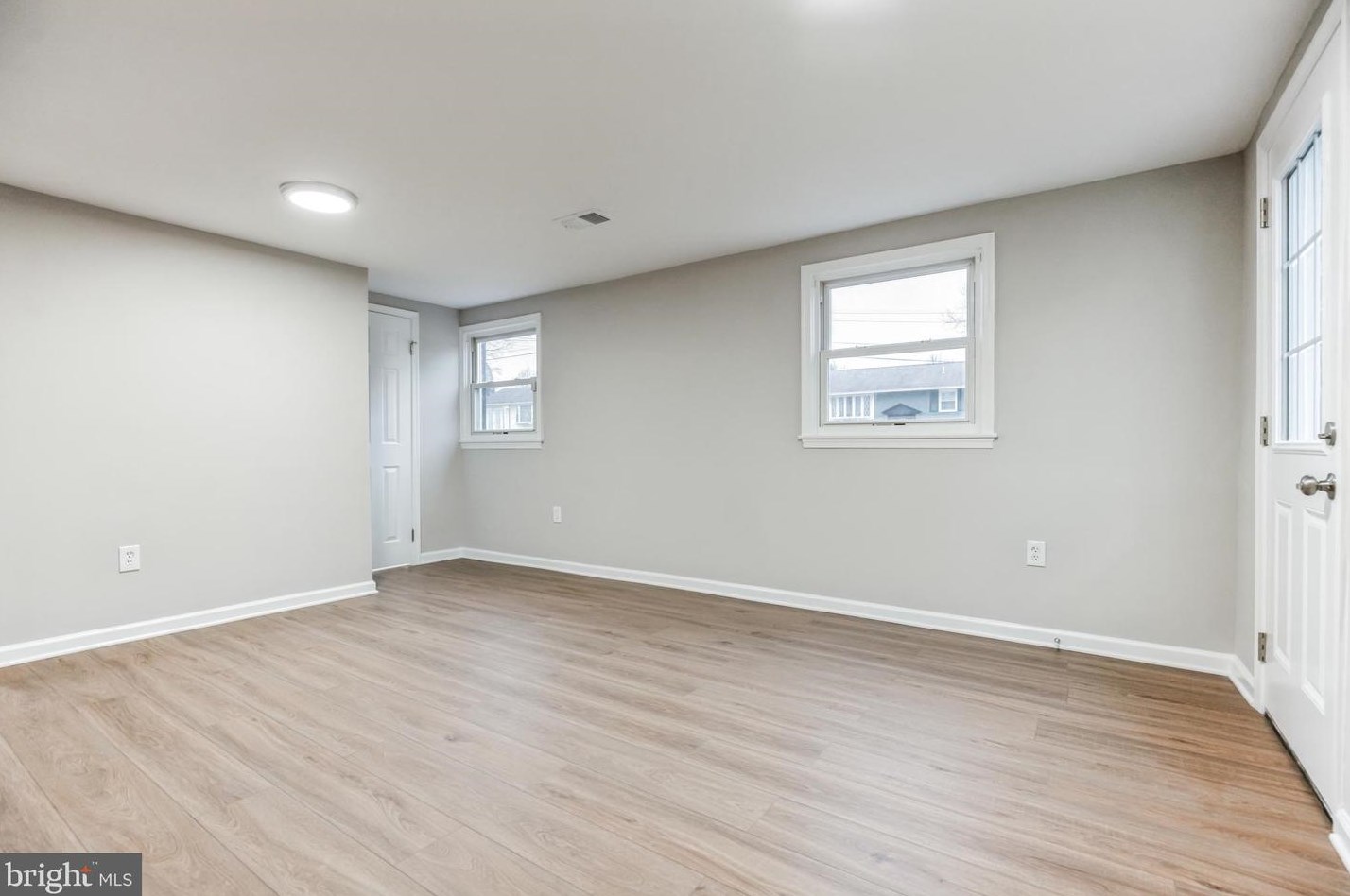 904 Applewood St, Capitol Heights MD  20743-4717 exterior