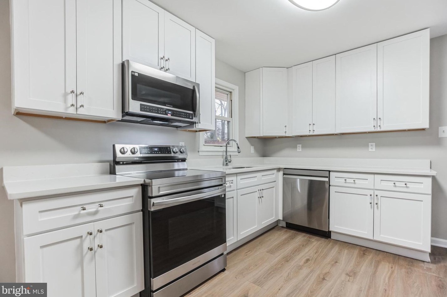 904 Applewood St, Capitol Heights MD  20743-4717 exterior