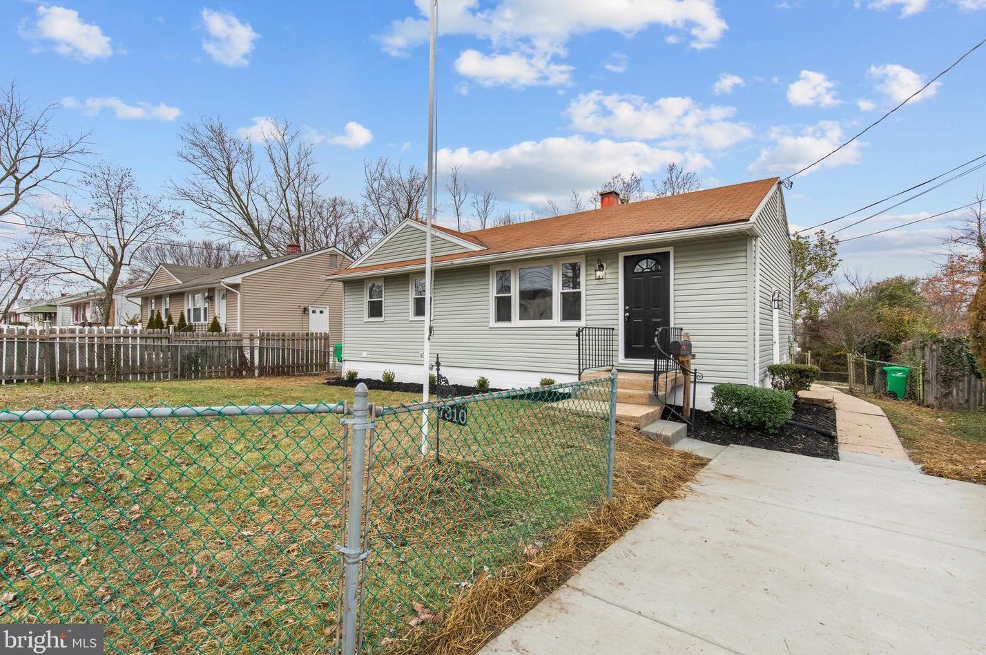 7310 Powhatan St, Lanham, MD 20706-1234