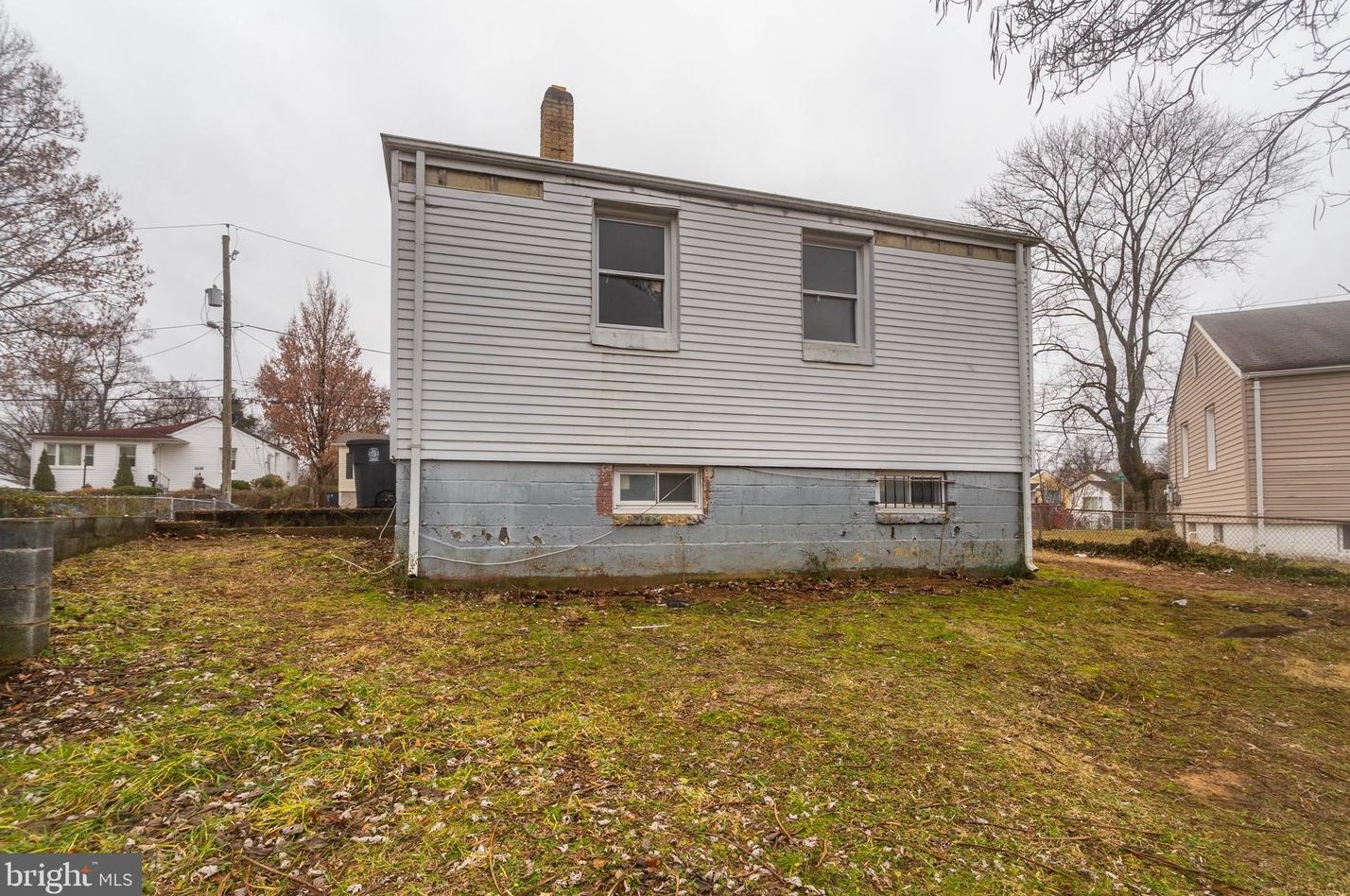 1305 Oates St, Capitol Heights MD  20743-1249 exterior