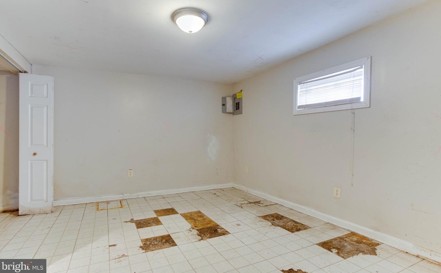 1305 Oates St, Capitol Heights MD  20743-1249 exterior