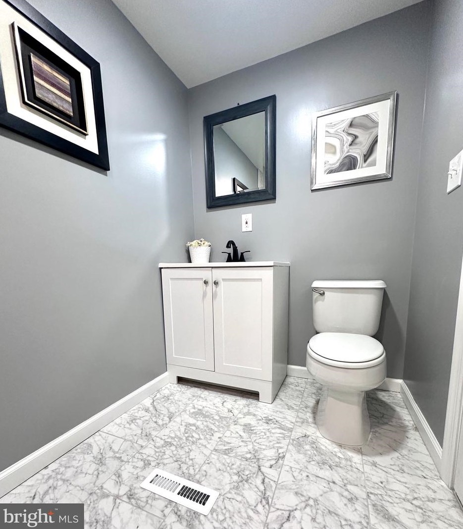 607 64th Ave, Capitol Heights MD  20743-1704 exterior