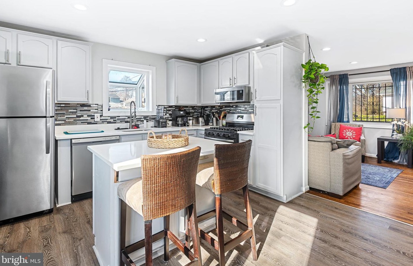 6801 Drylog St, Capitol Heights MD  20743-2401 exterior