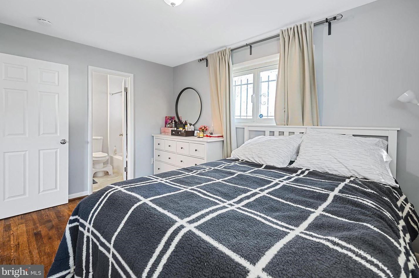 6801 Drylog St, Capitol Heights MD  20743-2401 exterior