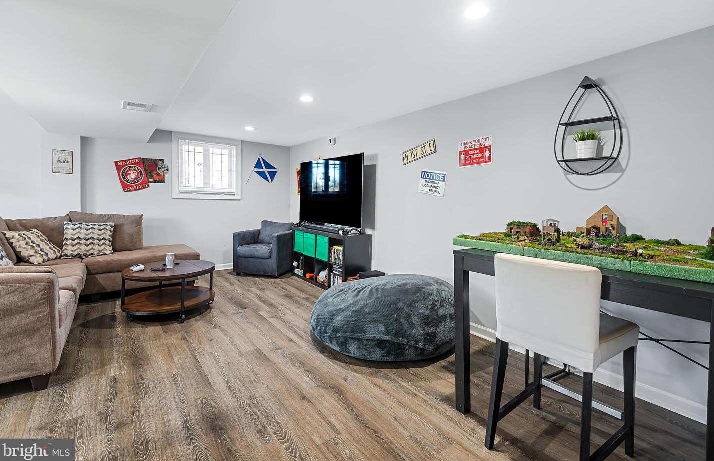 6801 Drylog St, Capitol Heights MD  20743-2401 exterior