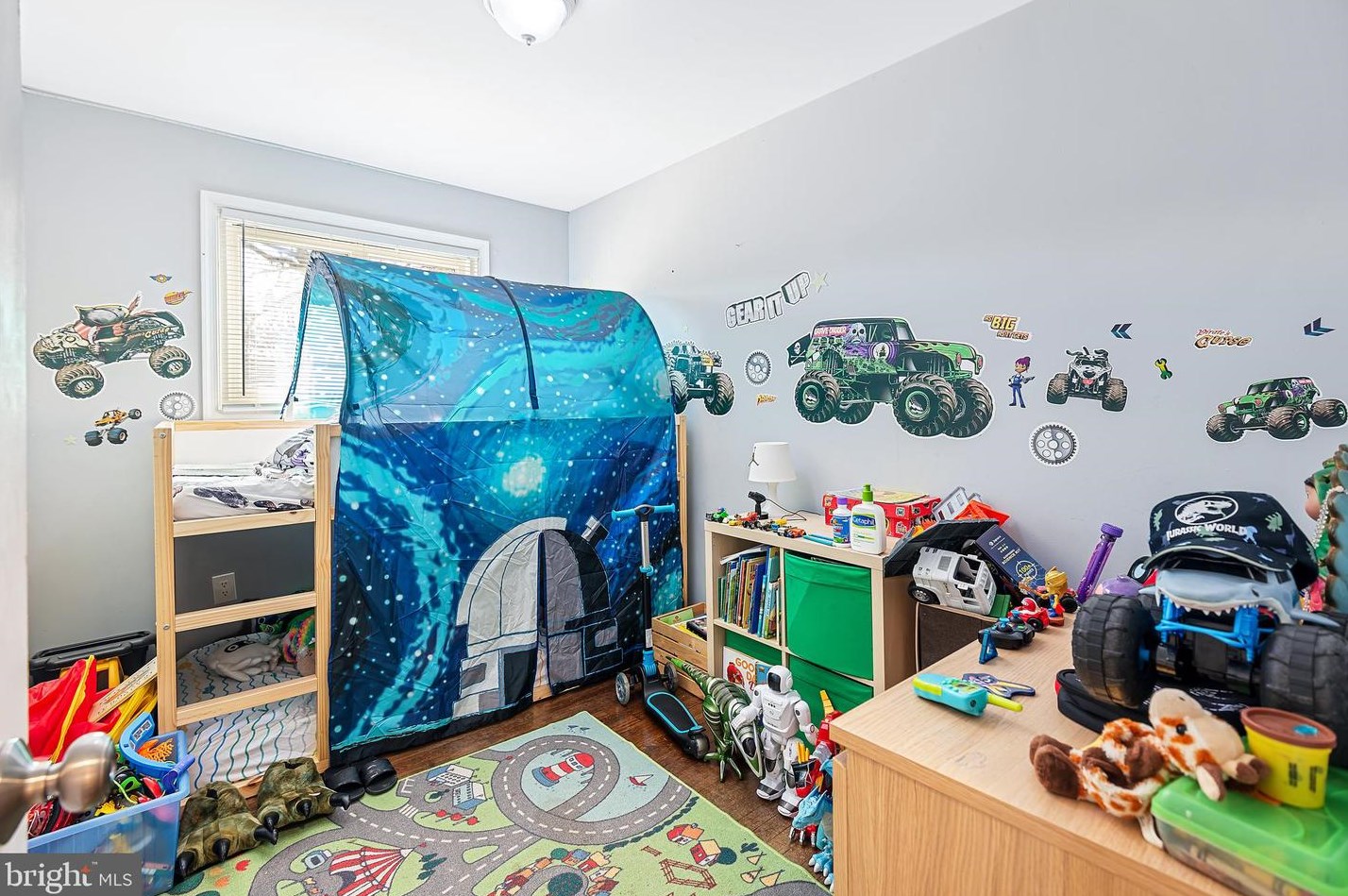 6801 Drylog St, Capitol Heights MD  20743-2401 exterior