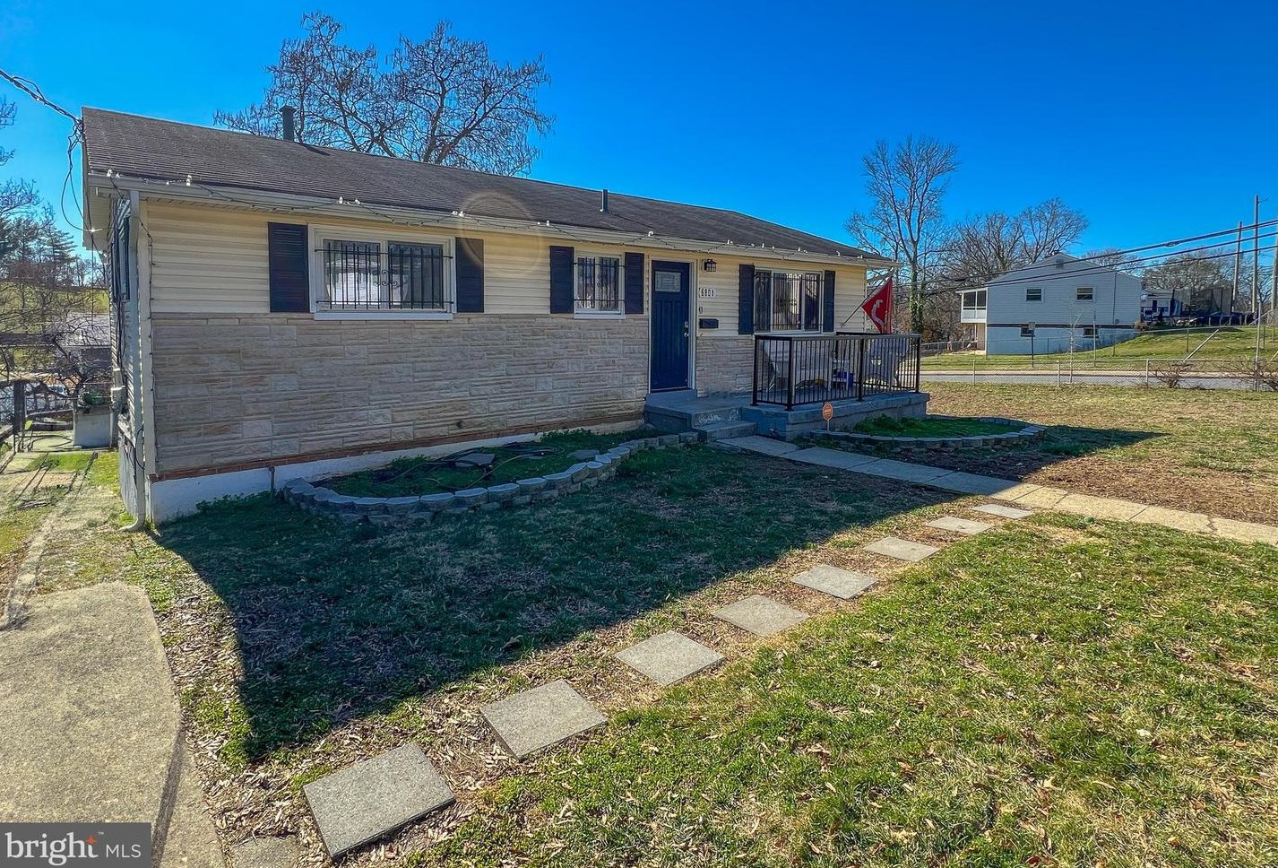 6801 Drylog St, Capitol Heights MD  20743-2401 exterior