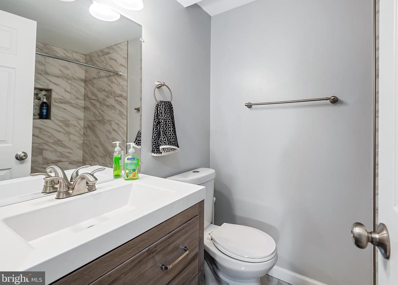 6801 Drylog St, Capitol Heights MD  20743-2401 exterior