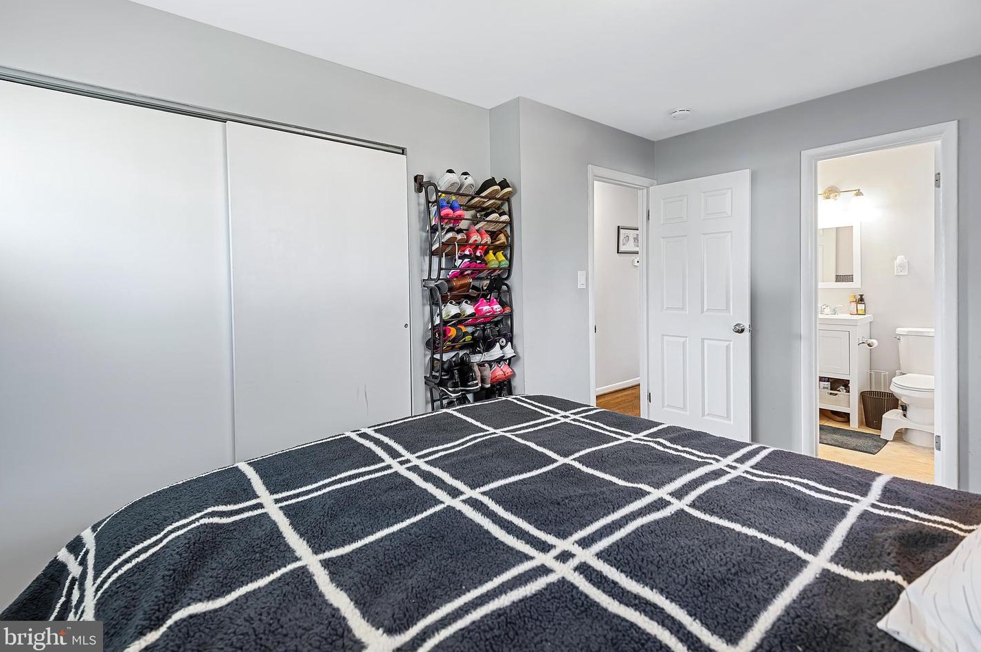 6801 Drylog St, Capitol Heights MD  20743-2401 exterior