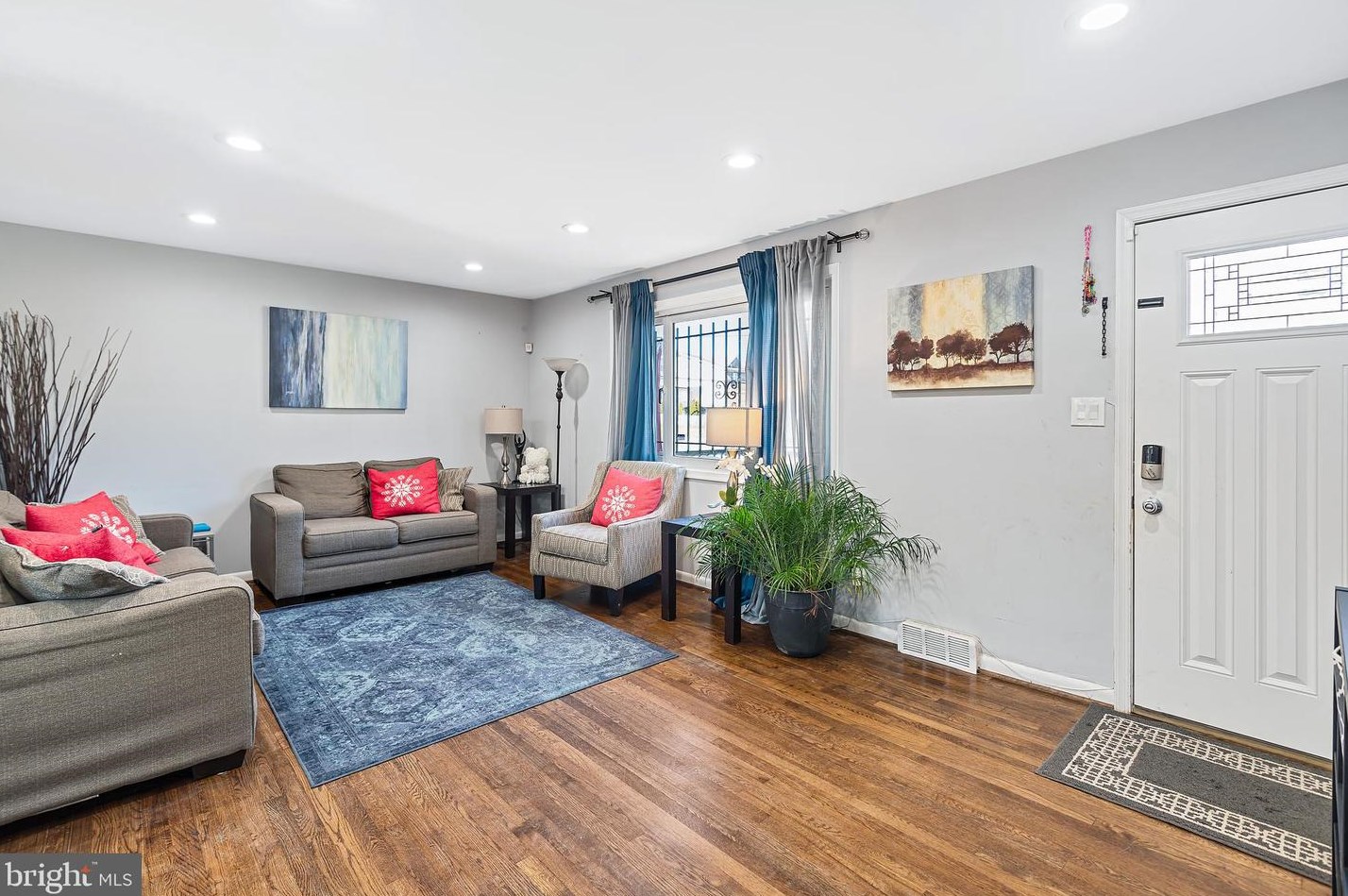 6801 Drylog St, Capitol Heights MD  20743-2401 exterior