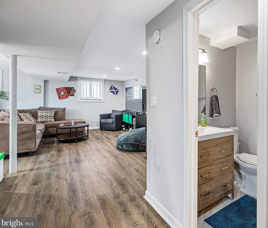 6801 Drylog St, Capitol Heights MD  20743-2401 exterior