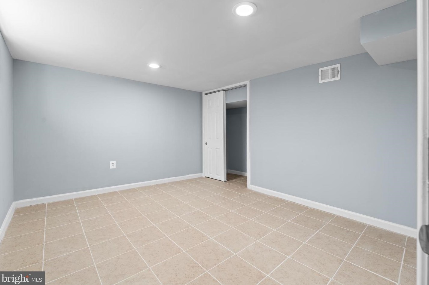 4906 Gunther St, Capitol Heights MD  20743-4023 exterior