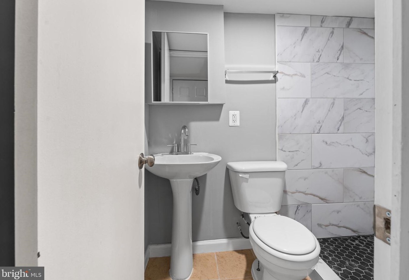 4906 Gunther St, Capitol Heights MD  20743-4023 exterior