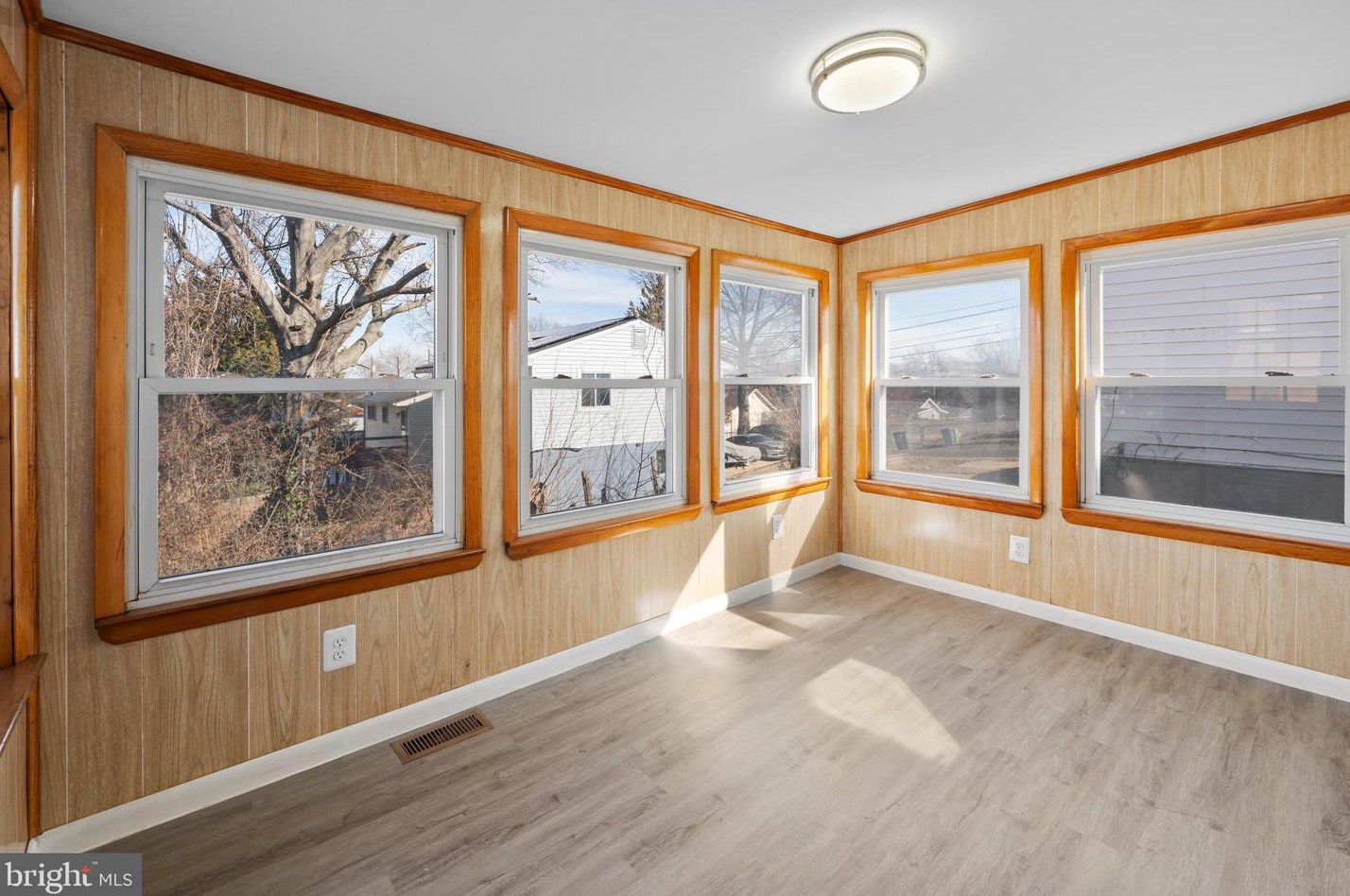 4906 Gunther St, Capitol Heights MD  20743-4023 exterior