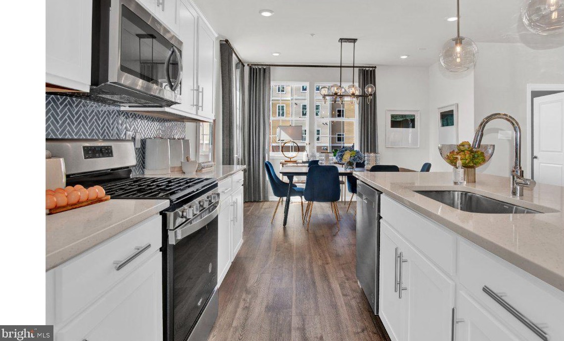 8825 Mimosa Ave, Clinton MD  20735-2648 exterior