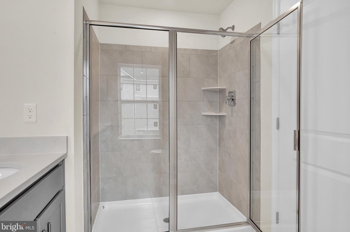 8819 Mimosa Ave, Clinton MD  20735-2648 exterior