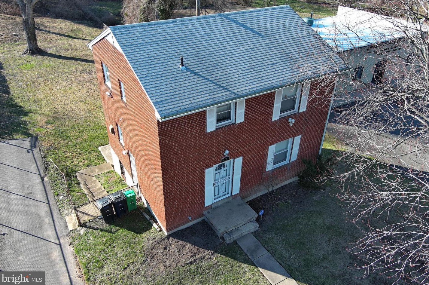 401 Addison Rd, Capitol Heights MD  20743-3237 exterior