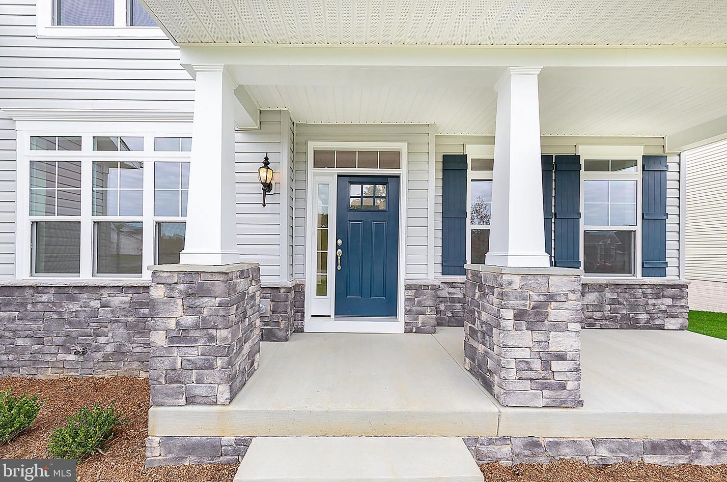 8602 Cedar Chase Dr, Clinton MD  20735-1987 exterior