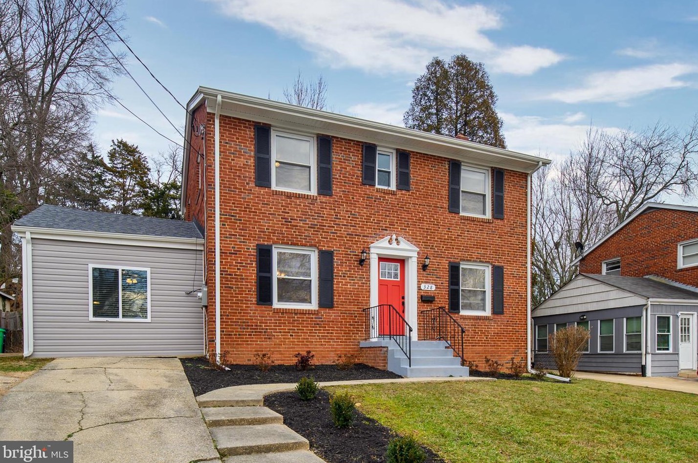 328 Brockton Rd, Oxon Hill, MD 20745