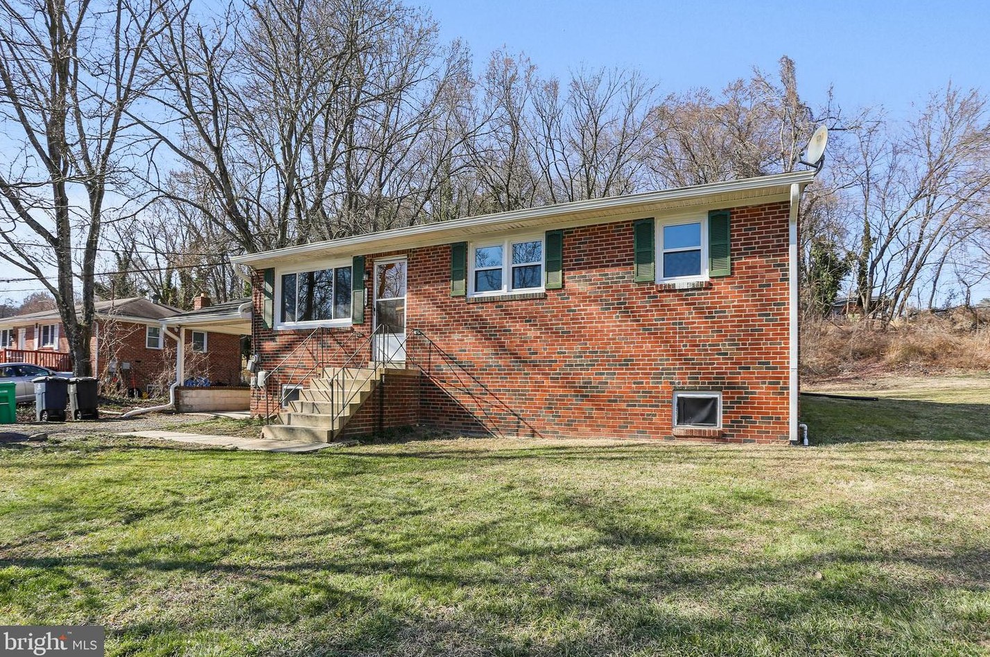 5006 Meadowbrook Dr, Suitland, MD 20746