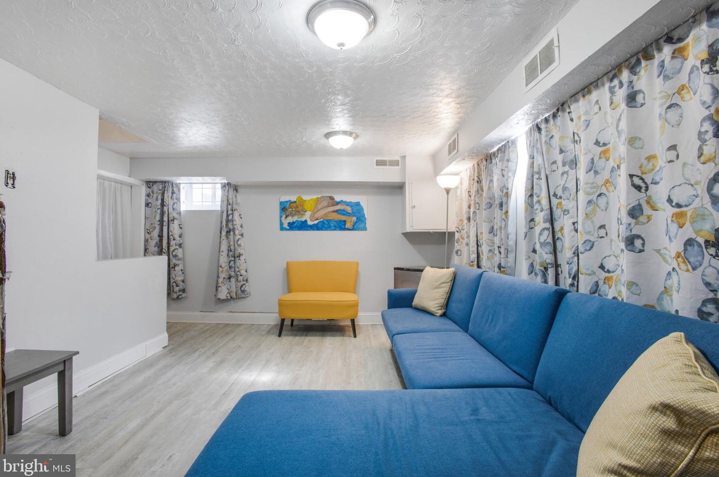 6410 Seat Pleasant Dr, Capitol Heights MD  20743-6015 exterior