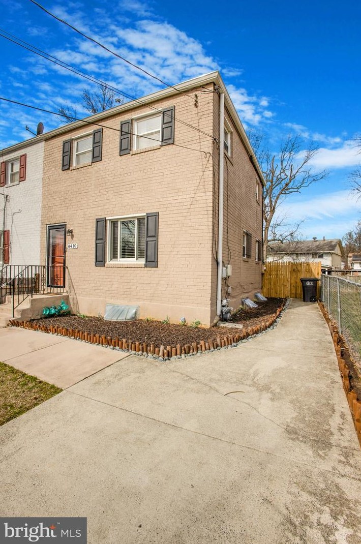 6410 Seat Pleasant Dr, Capitol Heights, MD 20743-6015