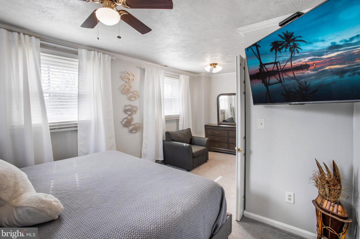 6410 Seat Pleasant Dr, Capitol Heights MD  20743-6015 exterior