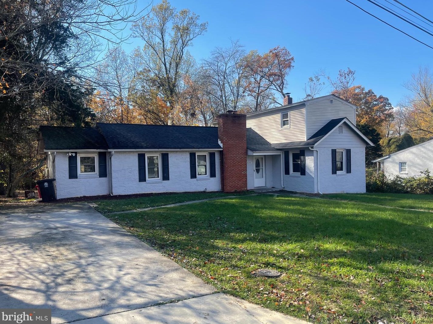 8205 Comet Dr, Fort Washington, MD 20744-1808