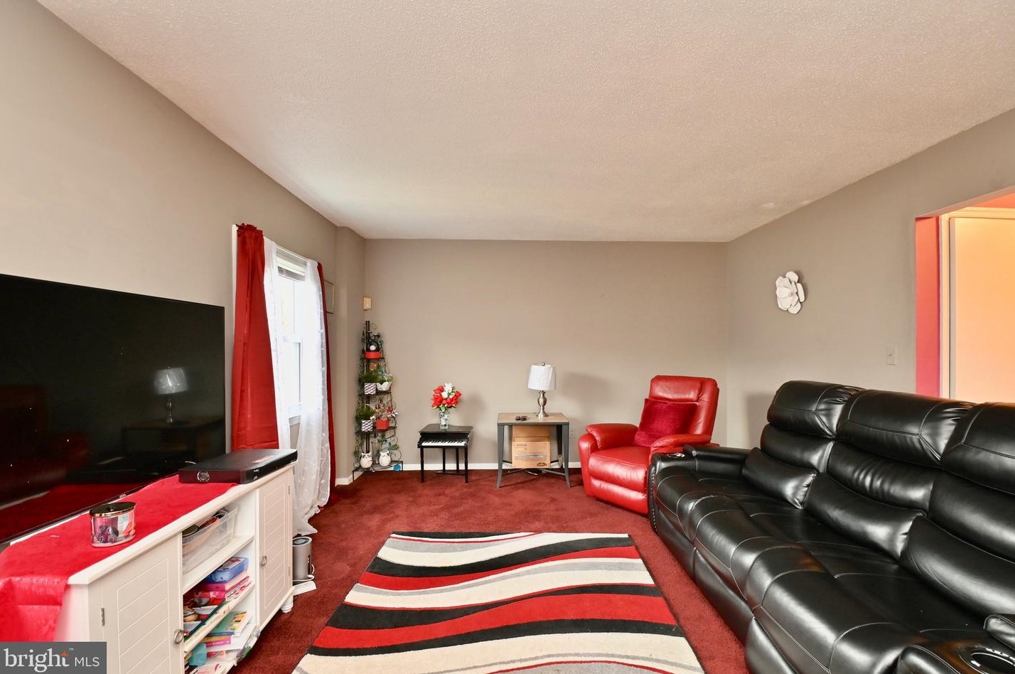 7303 Calder Dr, Capitol Heights MD  20743-3419 exterior