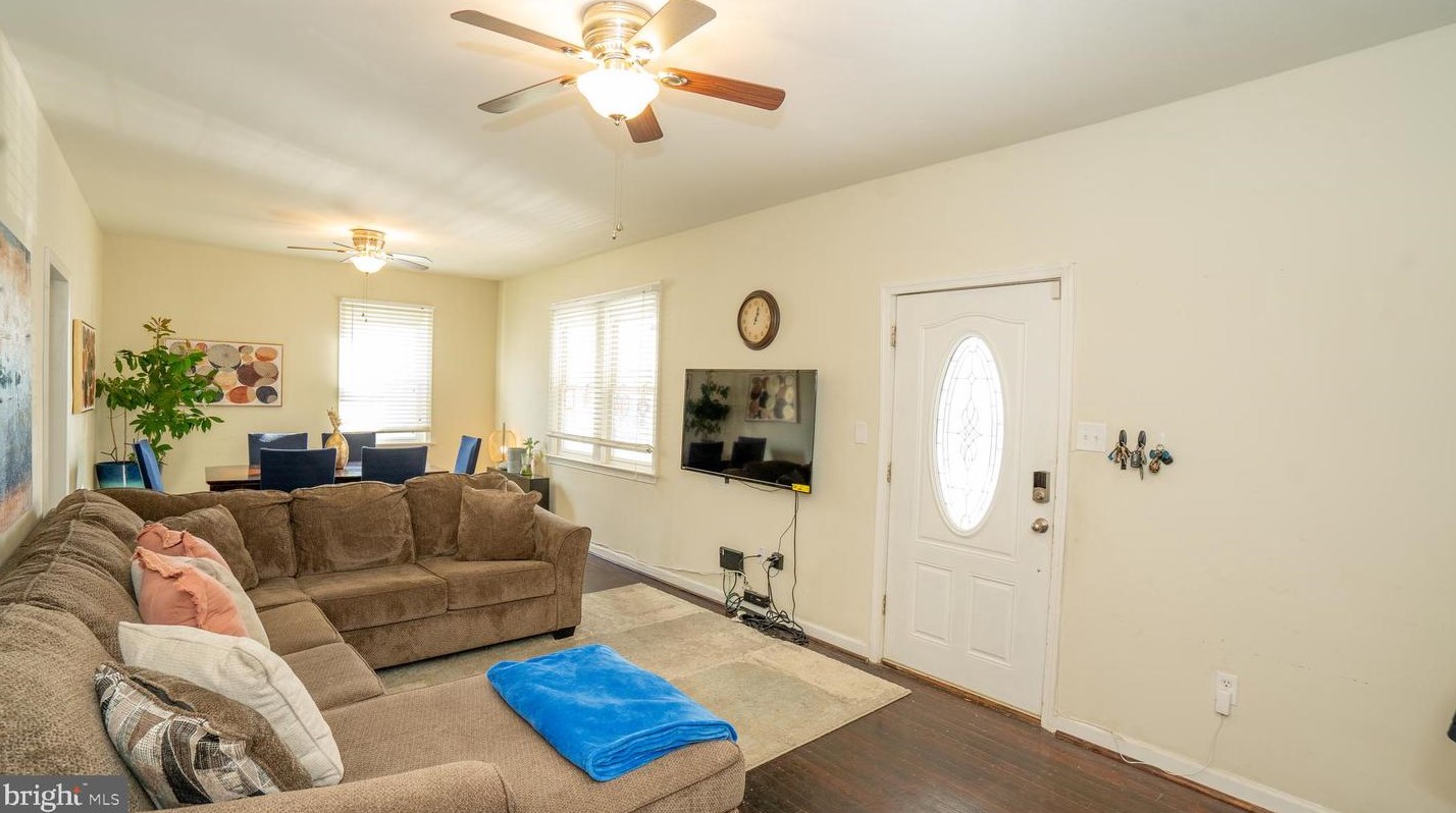 303 69th St, Capitol Heights MD  20743-2114 exterior