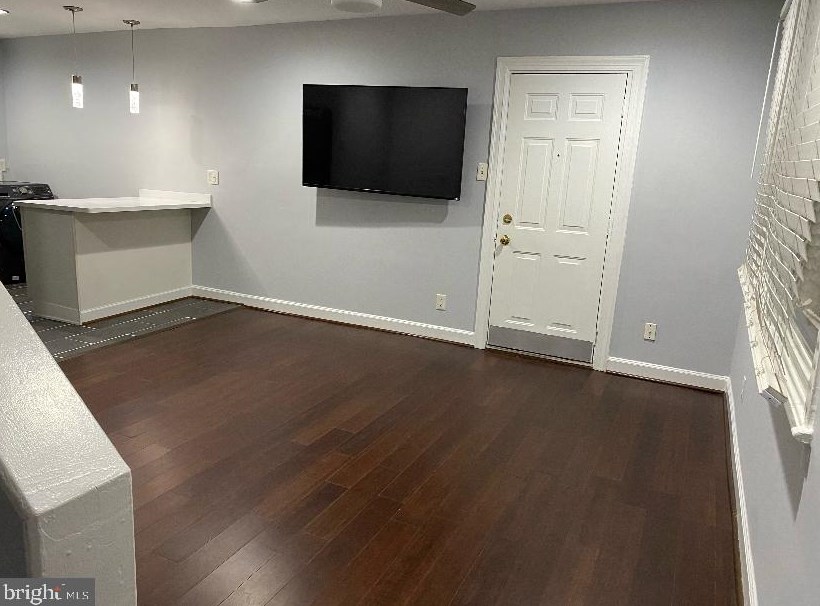 704 Drum Ave, Capitol Heights, MD 20743-2827
